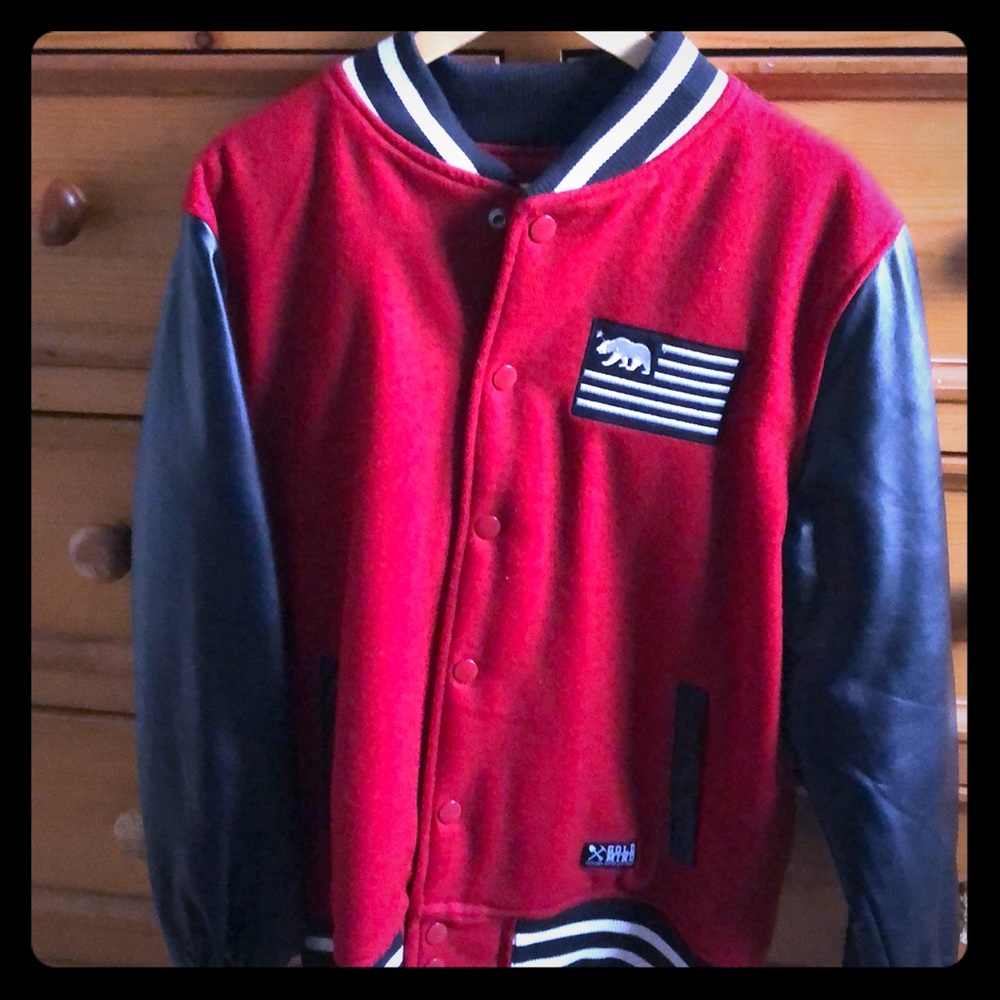 Jacket. Bomber. Button up